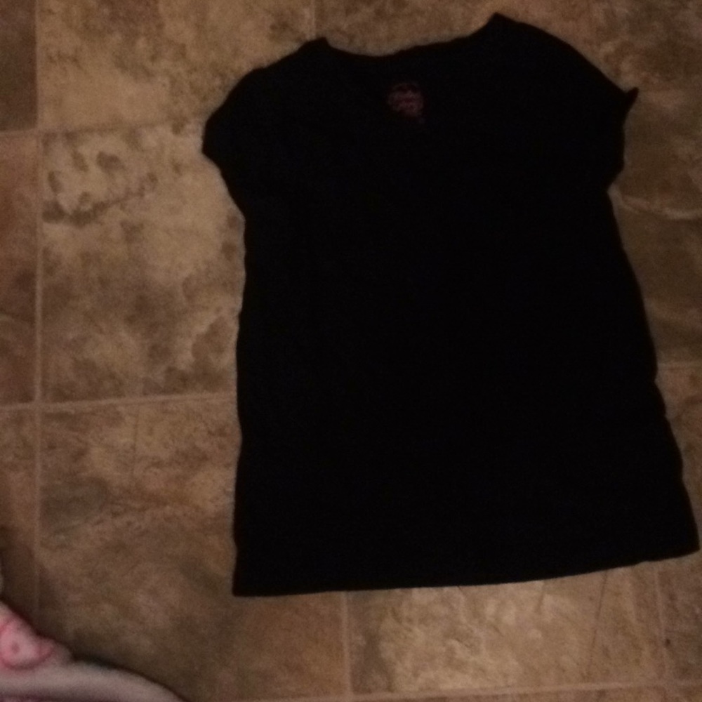 Black shirt